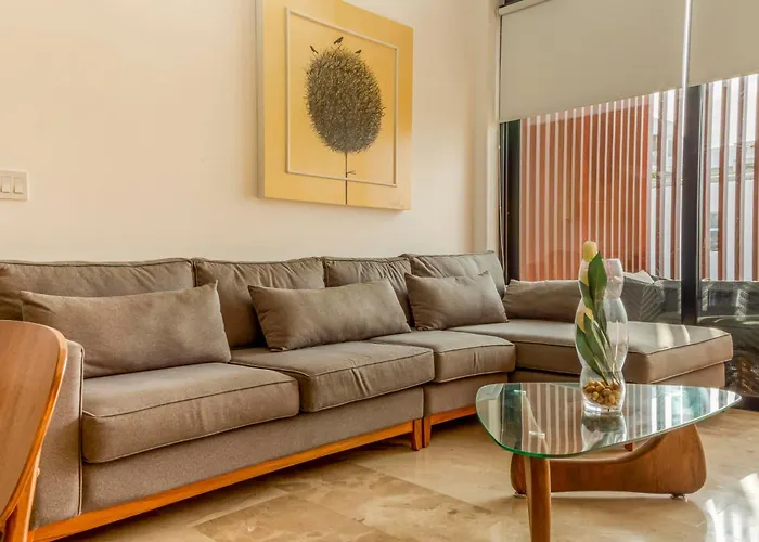 Exclusive 5th Ave With Private Pool *
