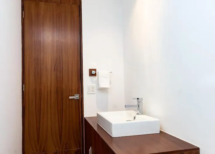 Exclusive 5th Ave With Private Pool *