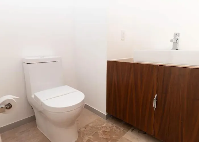Exclusive 5th Ave With Private Pool